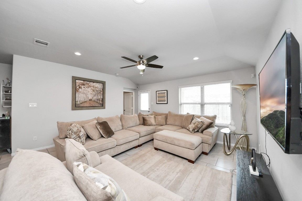 8022 Gambrel Way Rosharon, TX 77583 - Photo 17 of 29