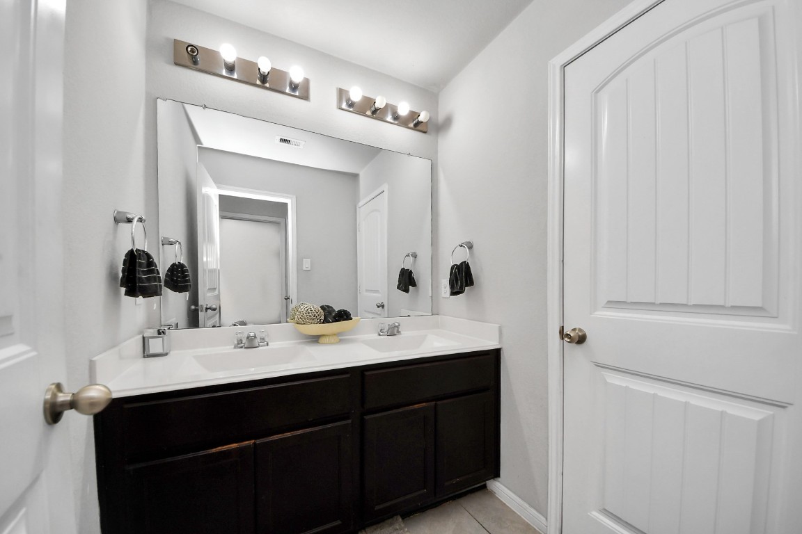 8022 Gambrel Way Rosharon, TX 77583 - Photo 4 of 29