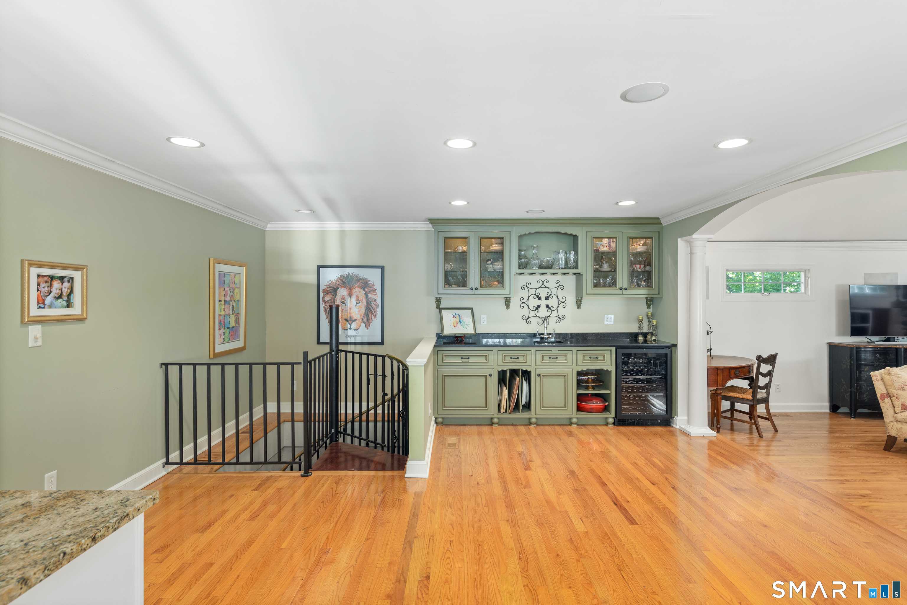 179 Lawrence Road Fairfield, CT 06824 - Photo 13 of 37