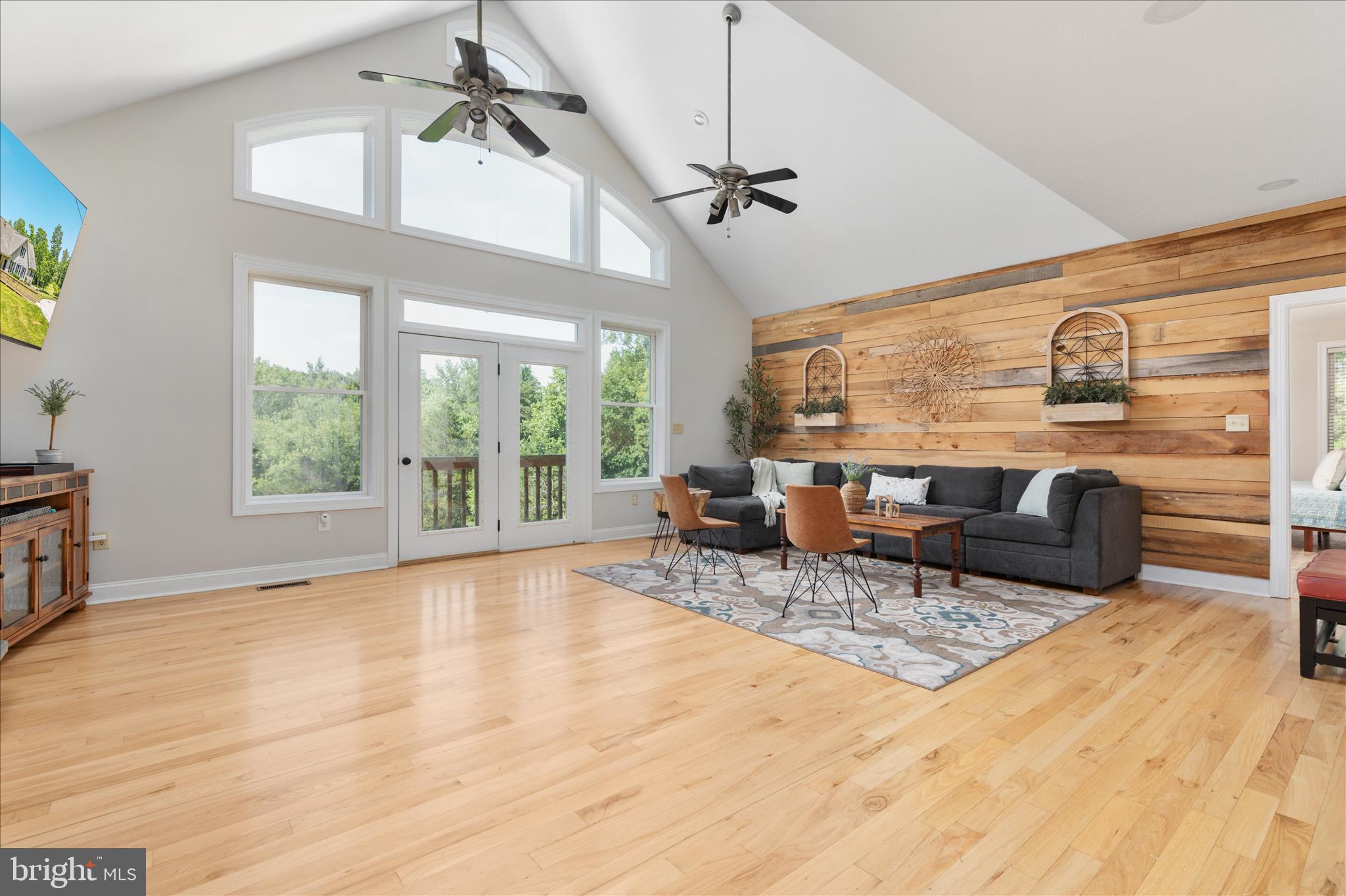 1355 Wilt Road Charles Town, WV 25414 - Photo 7 of 113 Spacious family room with cathedral ceilings
