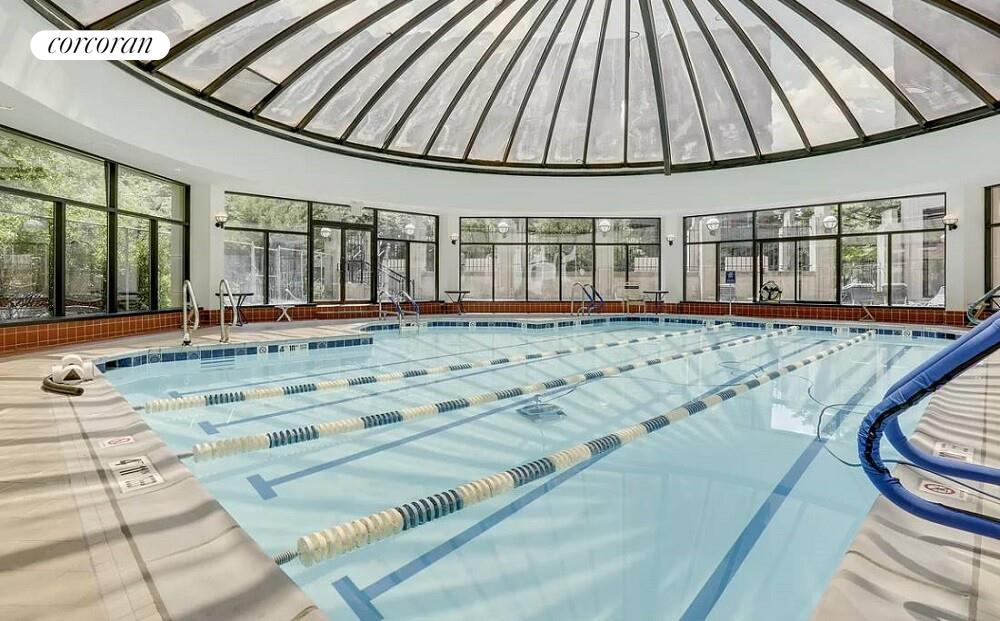 380 Rector Place, Unit 14G Manhattan, NY 10280 - Photo 7 of 12 a backyard of a house