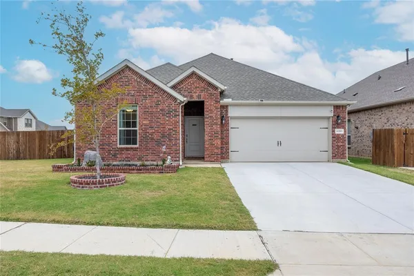 $390,000 | 11203 Hawks Lndg Drive, Aubrey, TX 76227