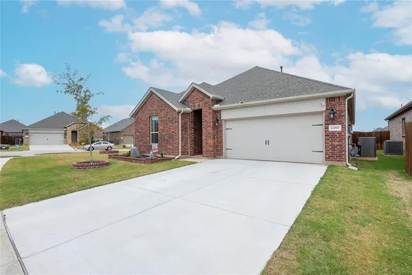 $390,000 | 11203 Hawks Lndg Drive, Aubrey, TX 76227