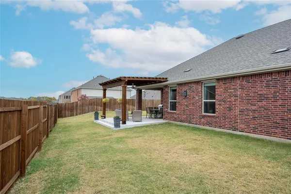 $390,000 | 11203 Hawks Lndg Drive, Aubrey, TX 76227