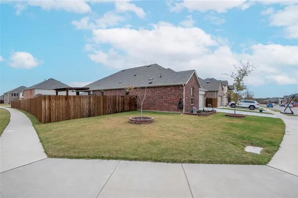 $390,000 | 11203 Hawks Lndg Drive, Aubrey, TX 76227