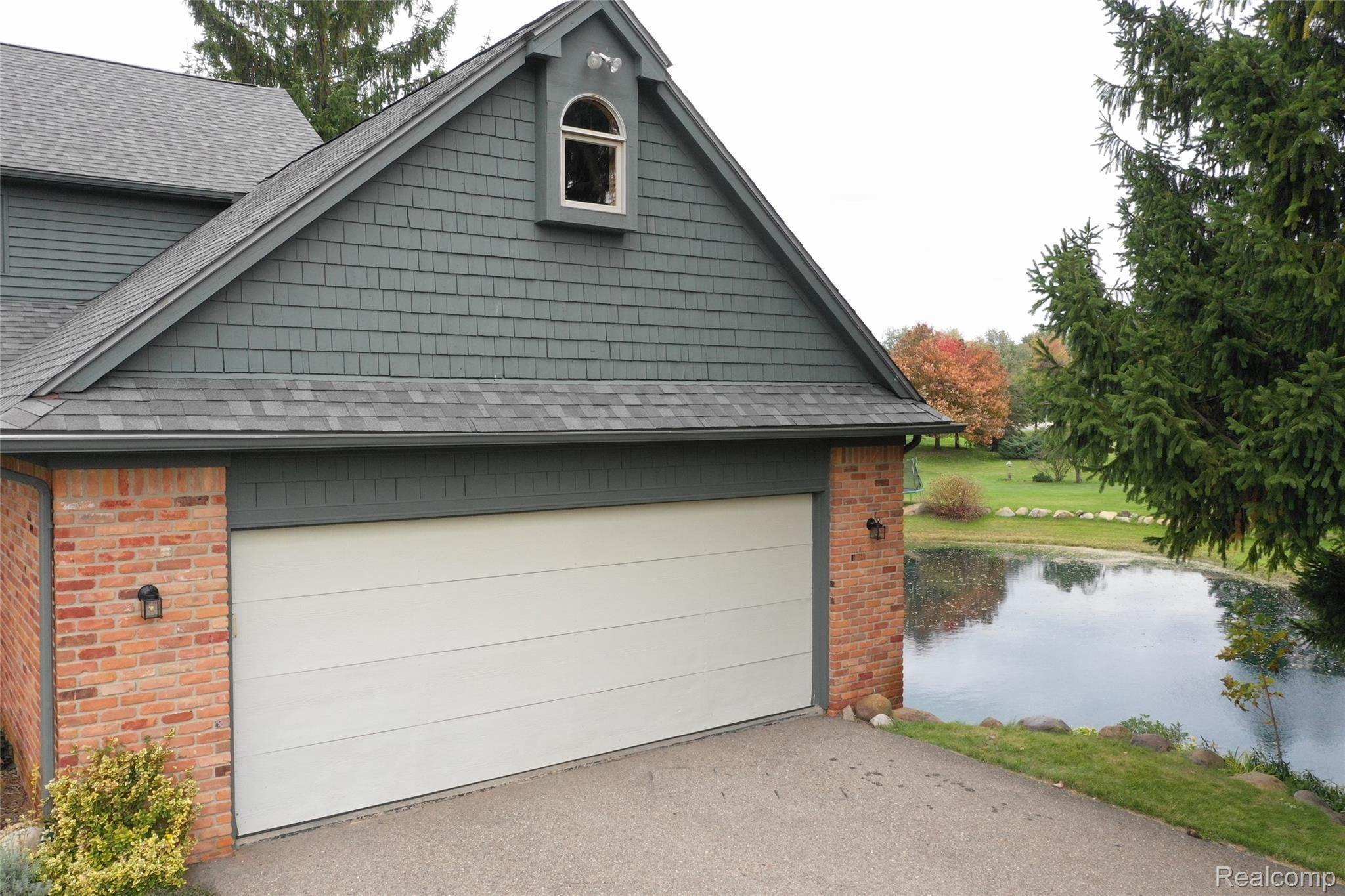 8652 Miller Road Clarkston, MI 48348 - Photo 45 of 47 2 car attached garage