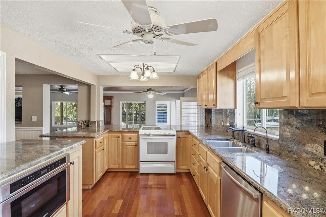 5415 Riverside Drive Yankeetown, FL 34498 - Photo 11 of 53