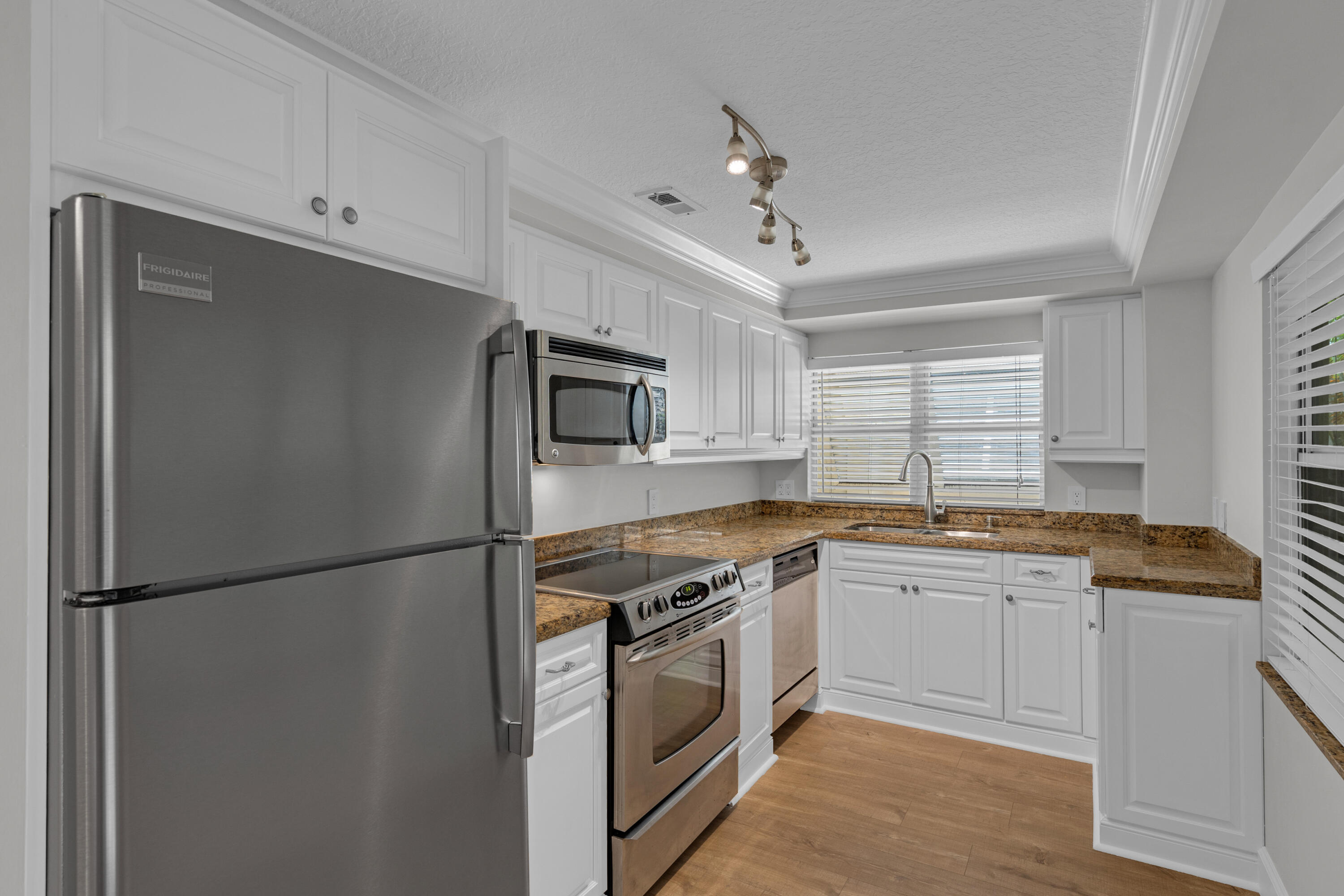 900 Northeast 4th Street, Unit B Boca Raton, FL 33432 - Photo 18 of 51 cacic (56)