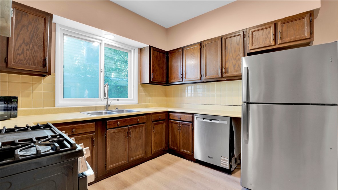 34 Glasgow Street Rochester, NY 14608 - Photo 12 of 34