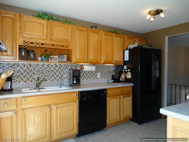 11595 Hosford Road Chardon, OH 44024 - Photo 4 of 24 Gallery Image 4