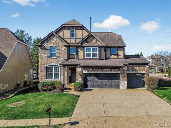 $650,000 | 142 Tuscany Trace Drive, St. Charles, MO 63303