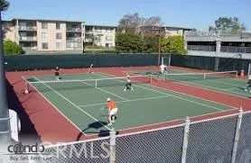 $3,950 | 8 Commodore Drive, Emeryville, CA 94608