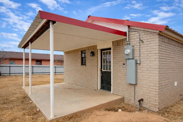 $172,000 | 611 South Avenue H, Post, TX 79356