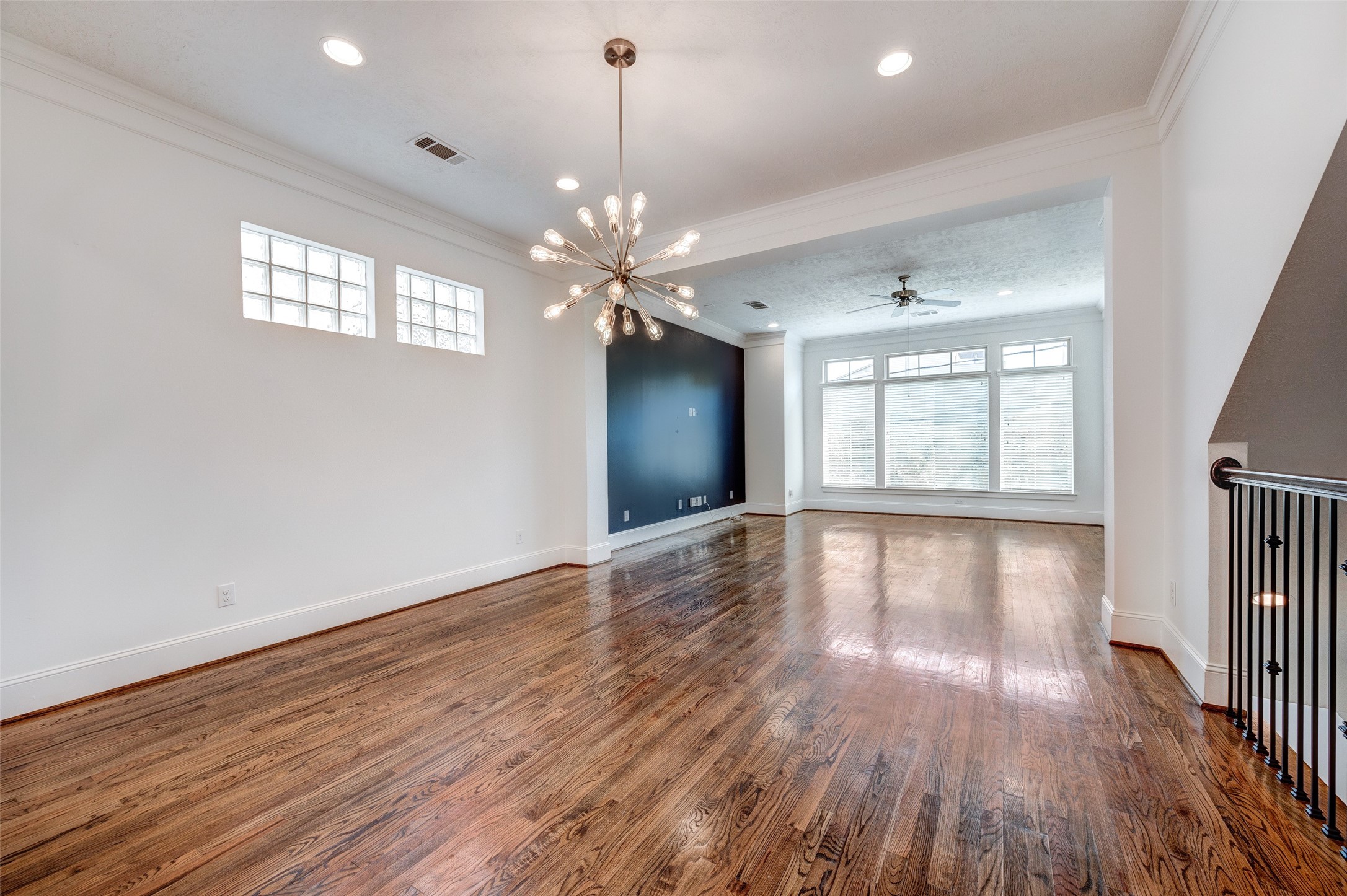 1413 Patterson Street Houston, TX 77007 - Photo 11 of 37 Just beyond that is the living area