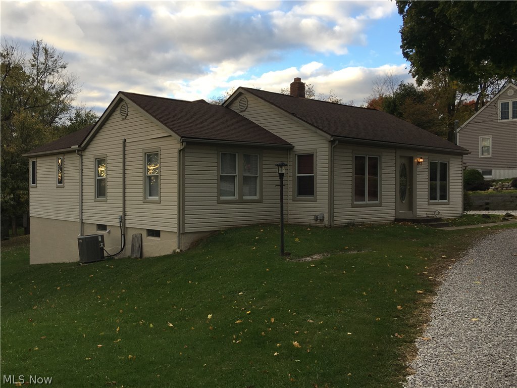 1978 Massillon Road Akron, OH 44312 - Photo 2 of 17