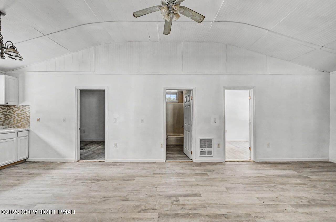 108 Mink Lane Bushkill, PA 18324 - Photo 30 of 40 108 Mink Ln 28 Large