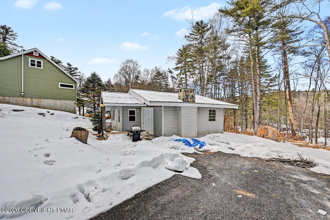 108 Mink Lane Bushkill, PA 18324 - Photo 3 of 40 108 Mink Ln 01 Large