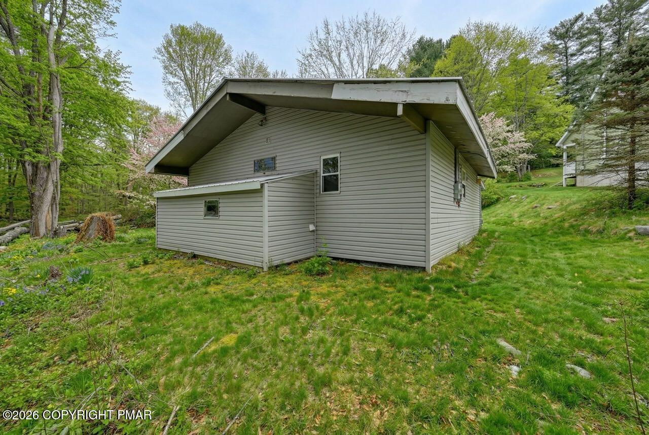 108 Mink Lane Bushkill, PA 18324 - Photo 40 of 40 108 Mink Ln 33 Spring Large