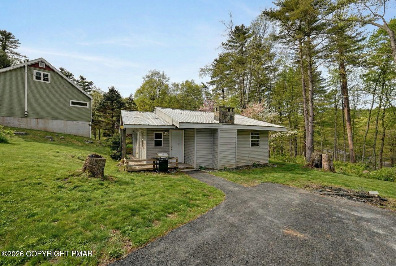 108 Mink Lane Bushkill, PA 18324 - Photo 4 of 40 108 Mink Ln 03 Spring Large