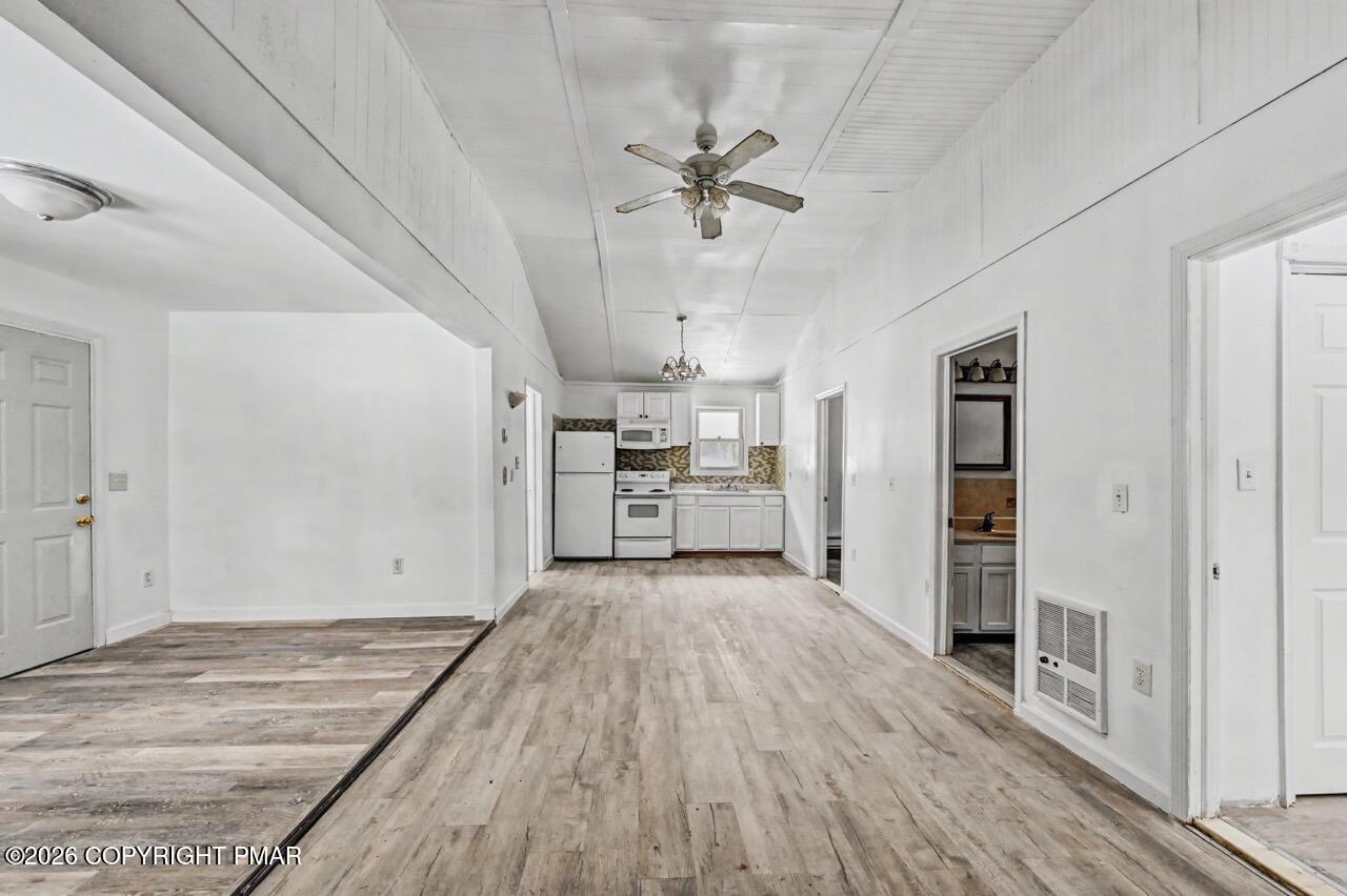 108 Mink Lane Bushkill, PA 18324 - Photo 8 of 40 108 Mink Ln 05 Large