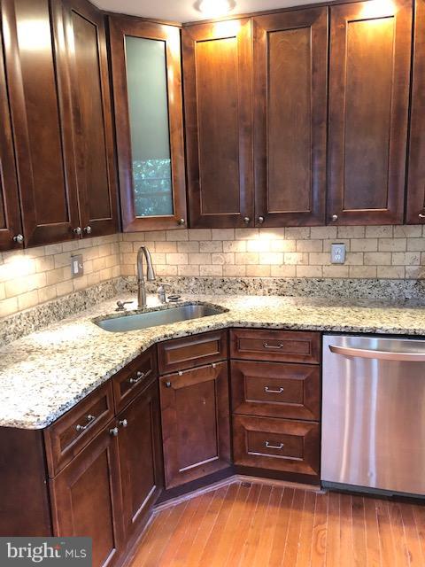7509 Remington Road Manassas, VA 20109 - Photo 2 of 14 Kitchen