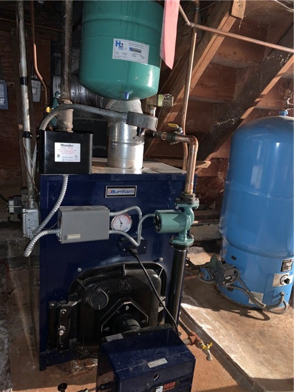 7 Murphy Circle Middletown, RI 02842 - Photo 4 of 8