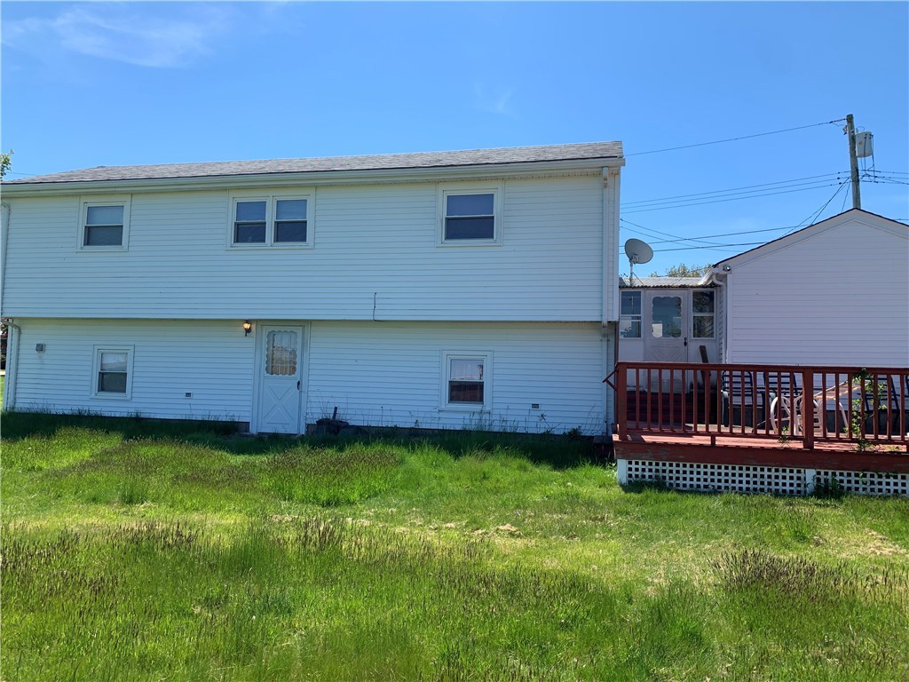 7 Murphy Circle Middletown, RI 02842 - Photo 5 of 8