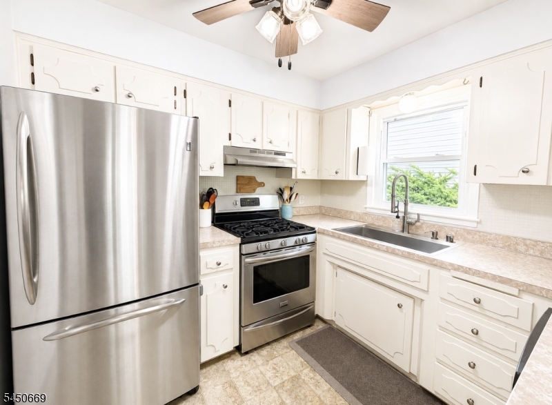 522 Dinah Road Landing, NJ 07850 - Photo 16 of 48 Gallery Image 16