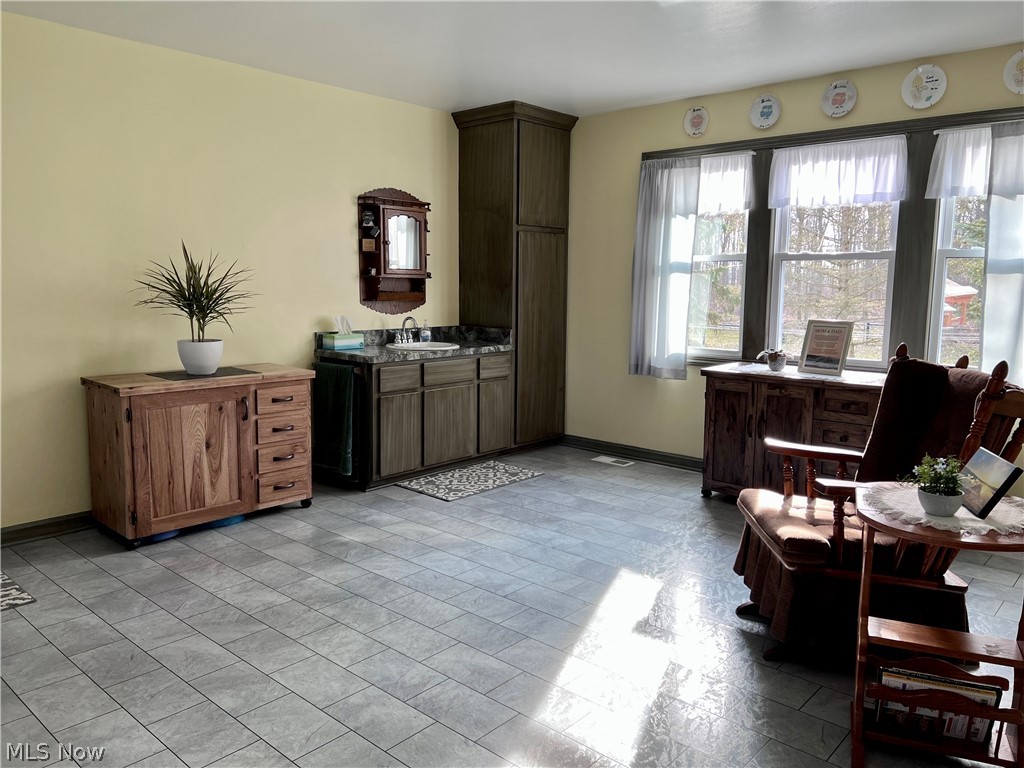 17568 Tavern Road Middlefield, OH 44062 - Photo 3 of 16