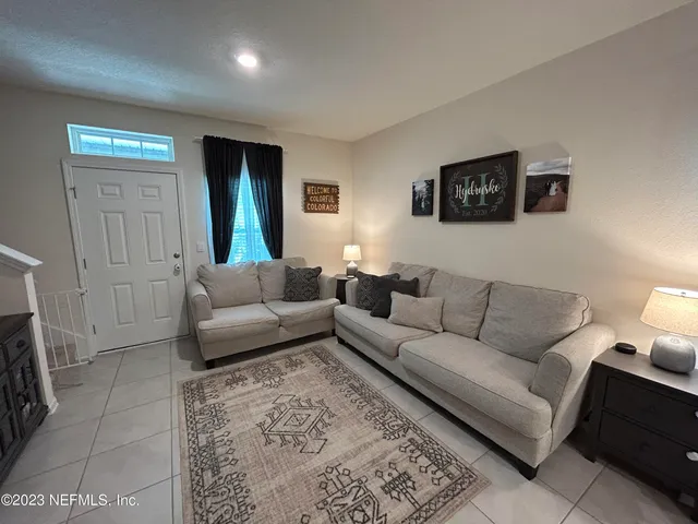 $2,000 | 75510 Harvester Street, Yulee, FL 32097