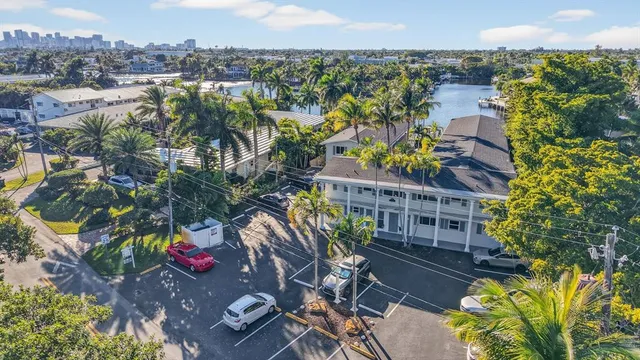 $1,950 | 1821 Middle River Drive, Unit 8, Fort Lauderdale, FL 33305