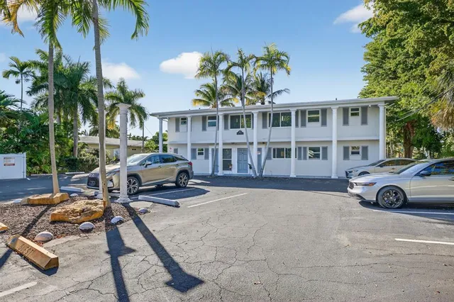 $1,950 | 1821 Middle River Drive, Unit 8, Fort Lauderdale, FL 33305