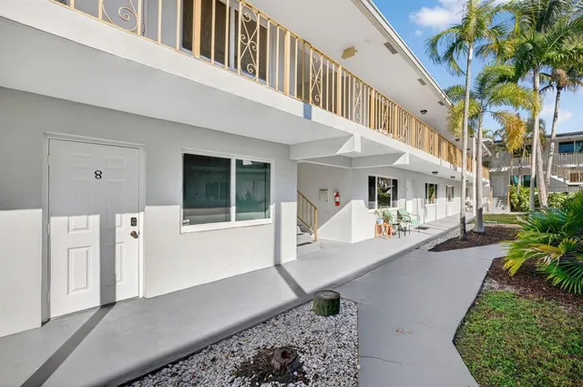 $1,950 | 1821 Middle River Drive, Unit 8, Fort Lauderdale, FL 33305