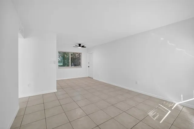 $1,950 | 1821 Middle River Drive, Unit 8, Fort Lauderdale, FL 33305