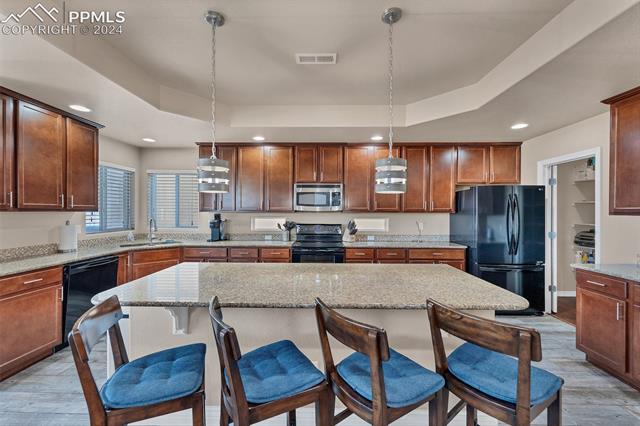 2015 Reed Grass Way Colorado Springs, CO 80915 - Photo 3 of 16