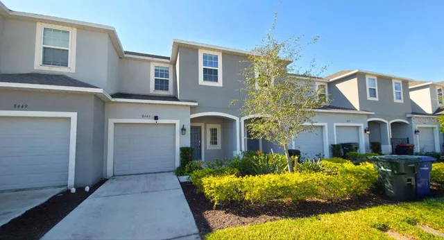 a front view of house with yard