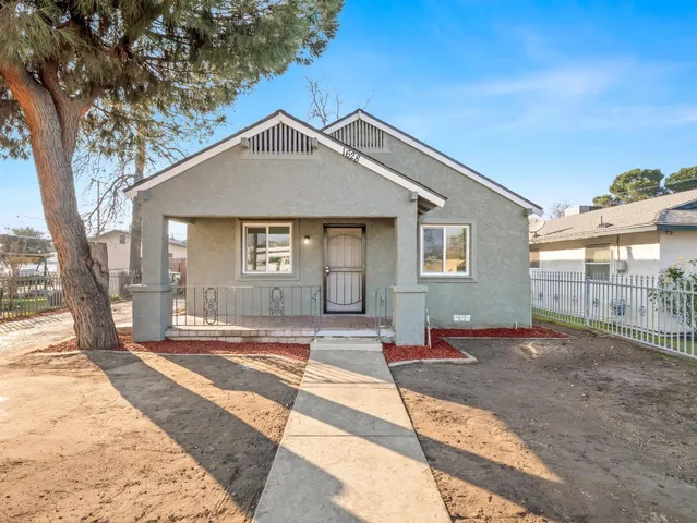 $305,000 | 1628 South Hazelwood Boulevard, Fresno, CA 93702