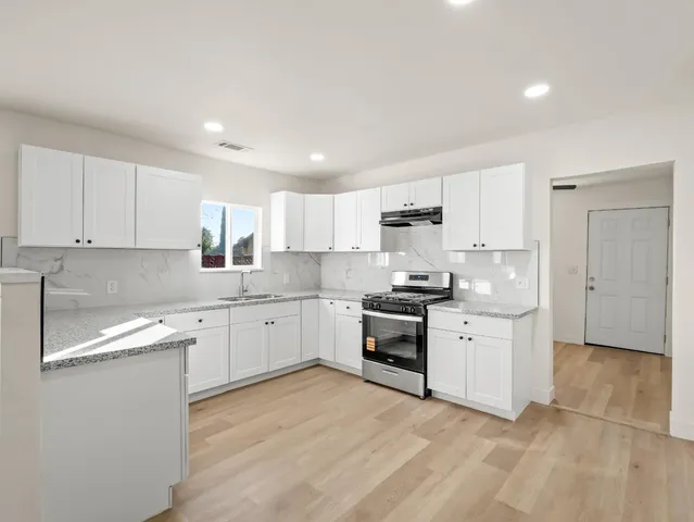 $305,000 | 1628 South Hazelwood Boulevard, Fresno, CA 93702