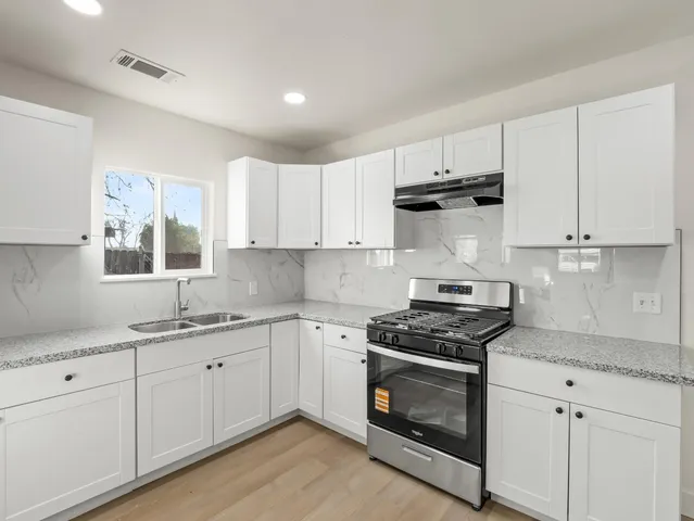 $305,000 | 1628 South Hazelwood Boulevard, Fresno, CA 93702