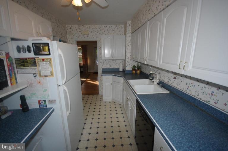 3719 Clarinth Road Baltimore, MD 21215 - Photo 5 of 10 Kitchen