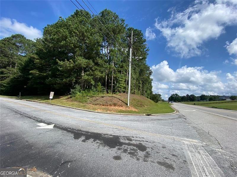 466 Highway 81 Covington, GA 30014 - Photo 2 of 6 a view of yard with swimming pool and trees