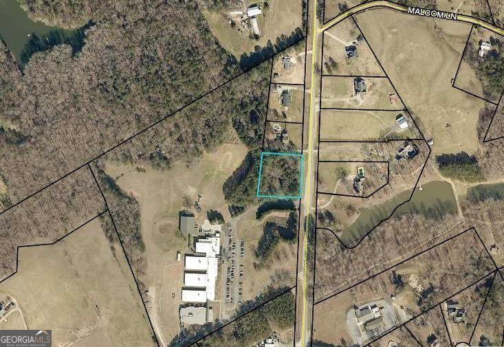 466 Highway 81 Covington, GA 30014 - Photo 6 of 6 a picture of street sign