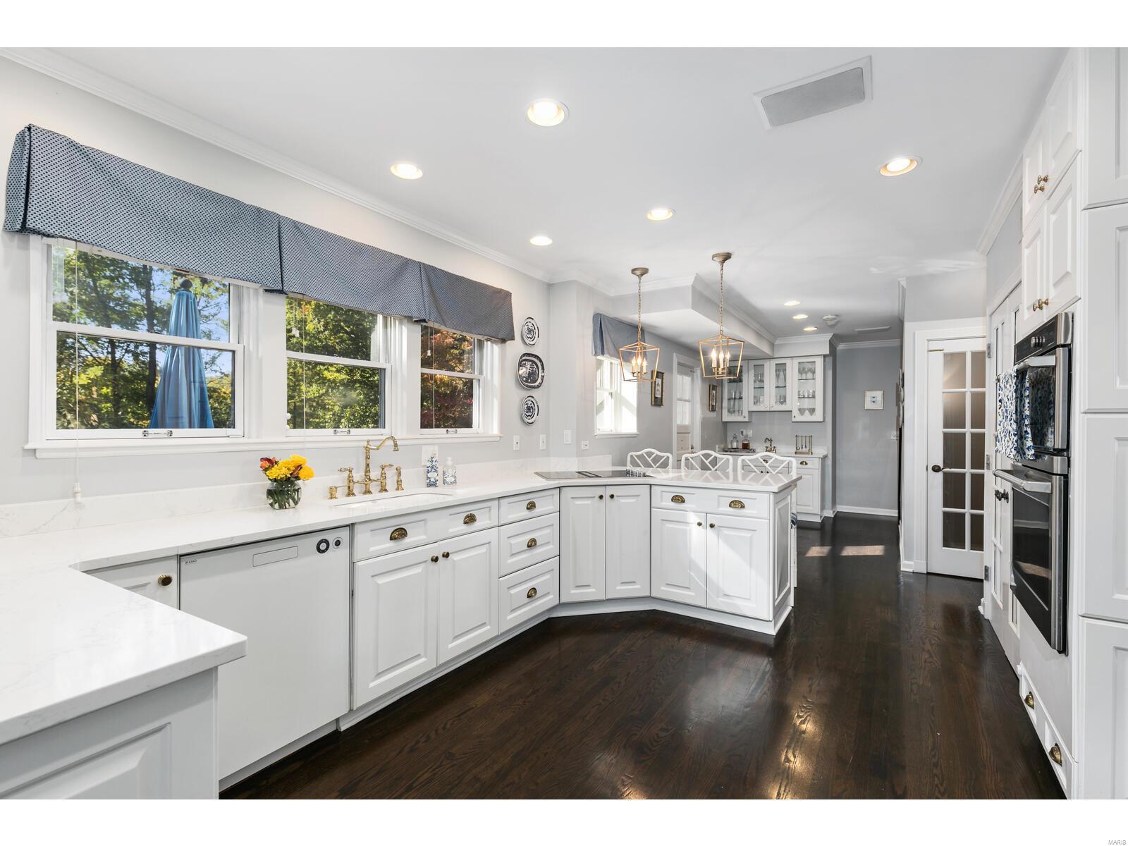 4 Wickersham Lane St. Louis, MO 63124 - Photo 8 of 31