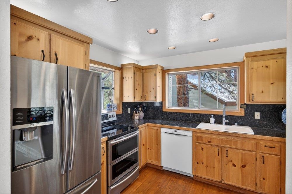 263 Basque Drive Truckee, CA 96161 - Photo 12 of 28