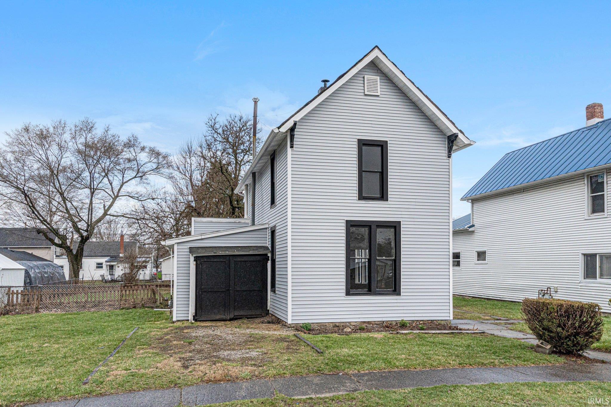 378 Monroe Street Huntington, IN 46750 - Photo 1 of 27