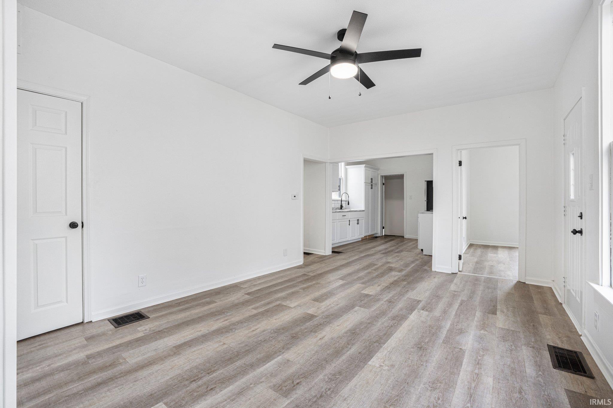 378 Monroe Street Huntington, IN 46750 - Photo 4 of 27