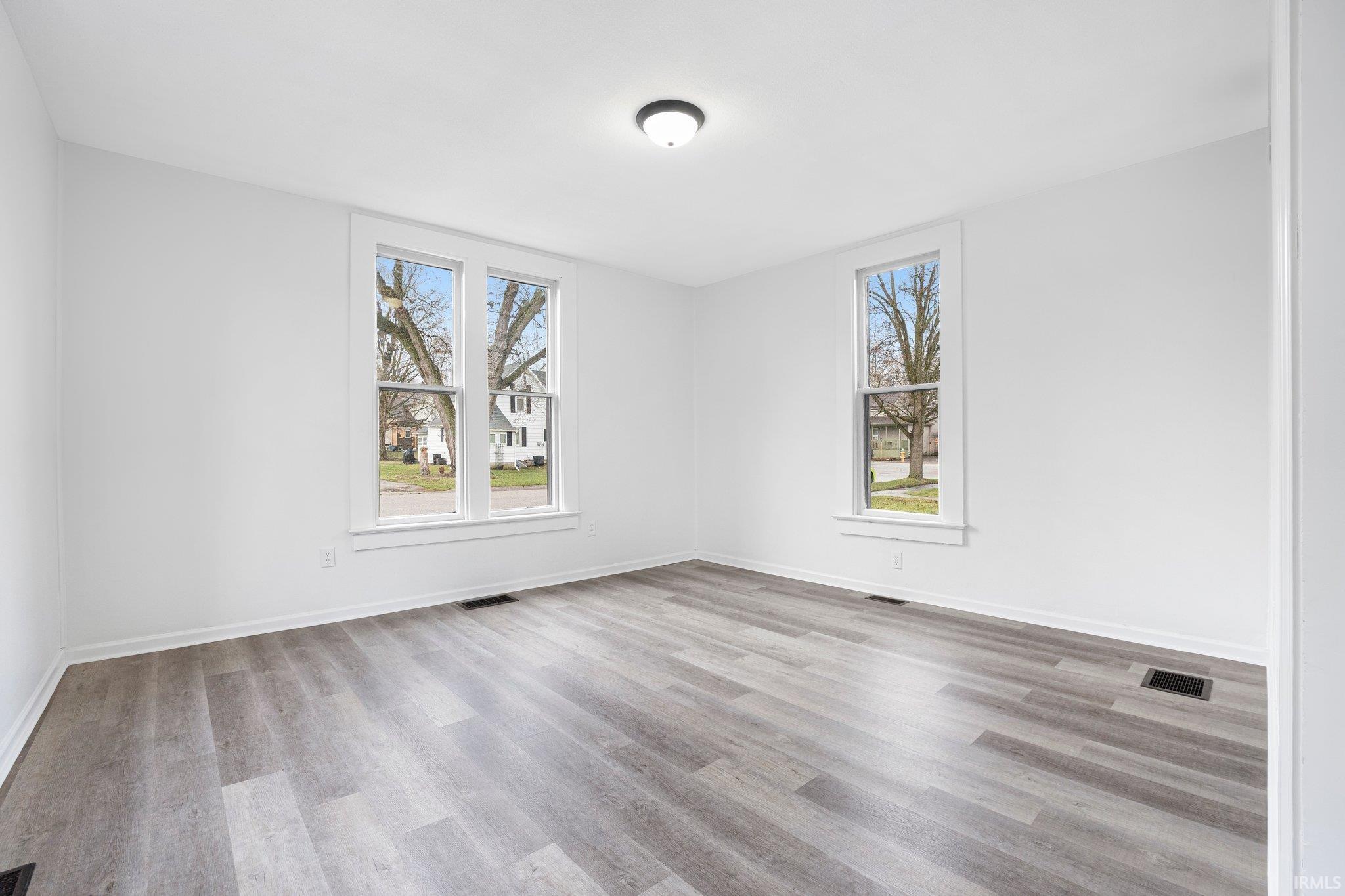 378 Monroe Street Huntington, IN 46750 - Photo 5 of 27