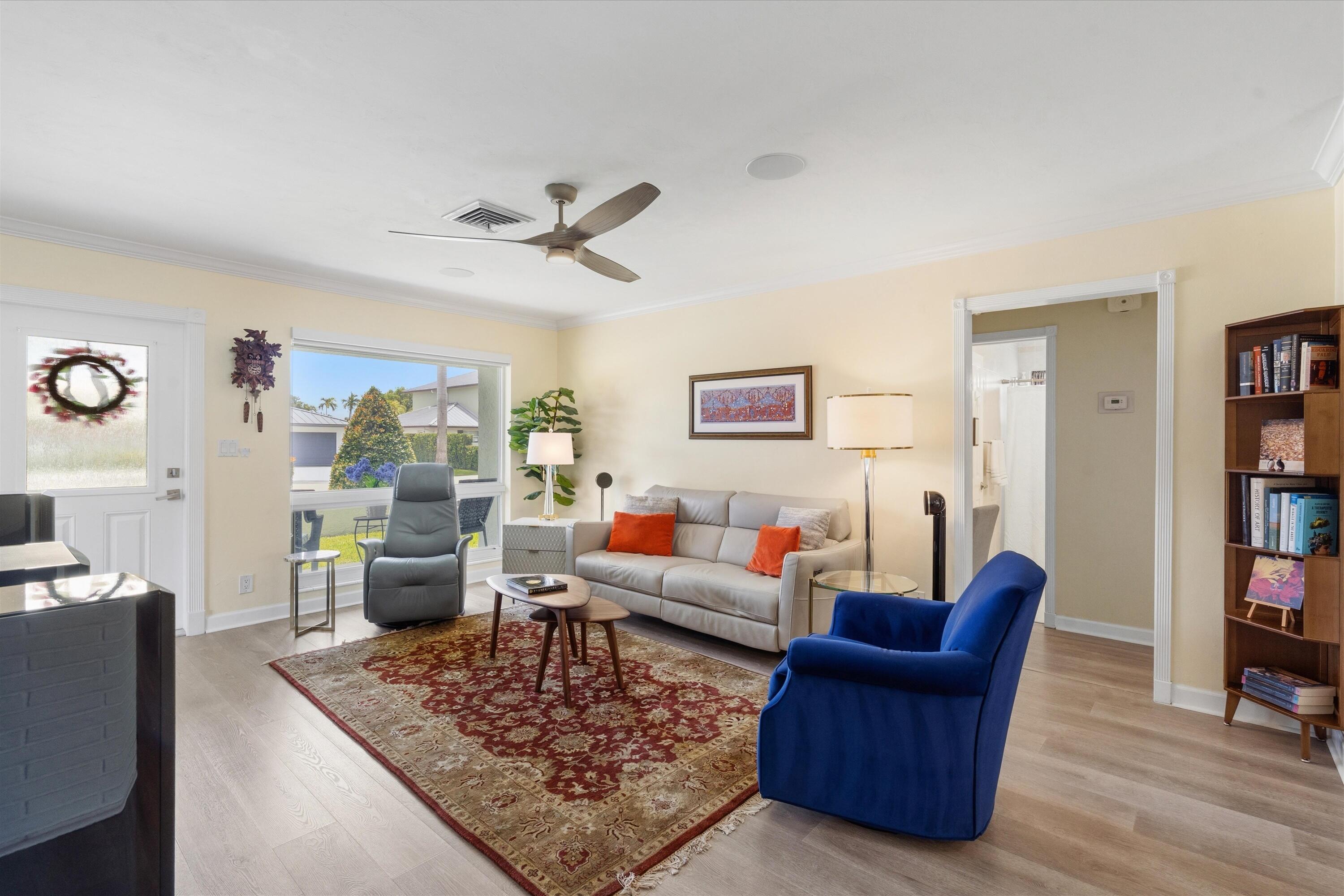 801 Berkley Street Boca Raton, FL 33487 - Photo 5 of 32 Living Room