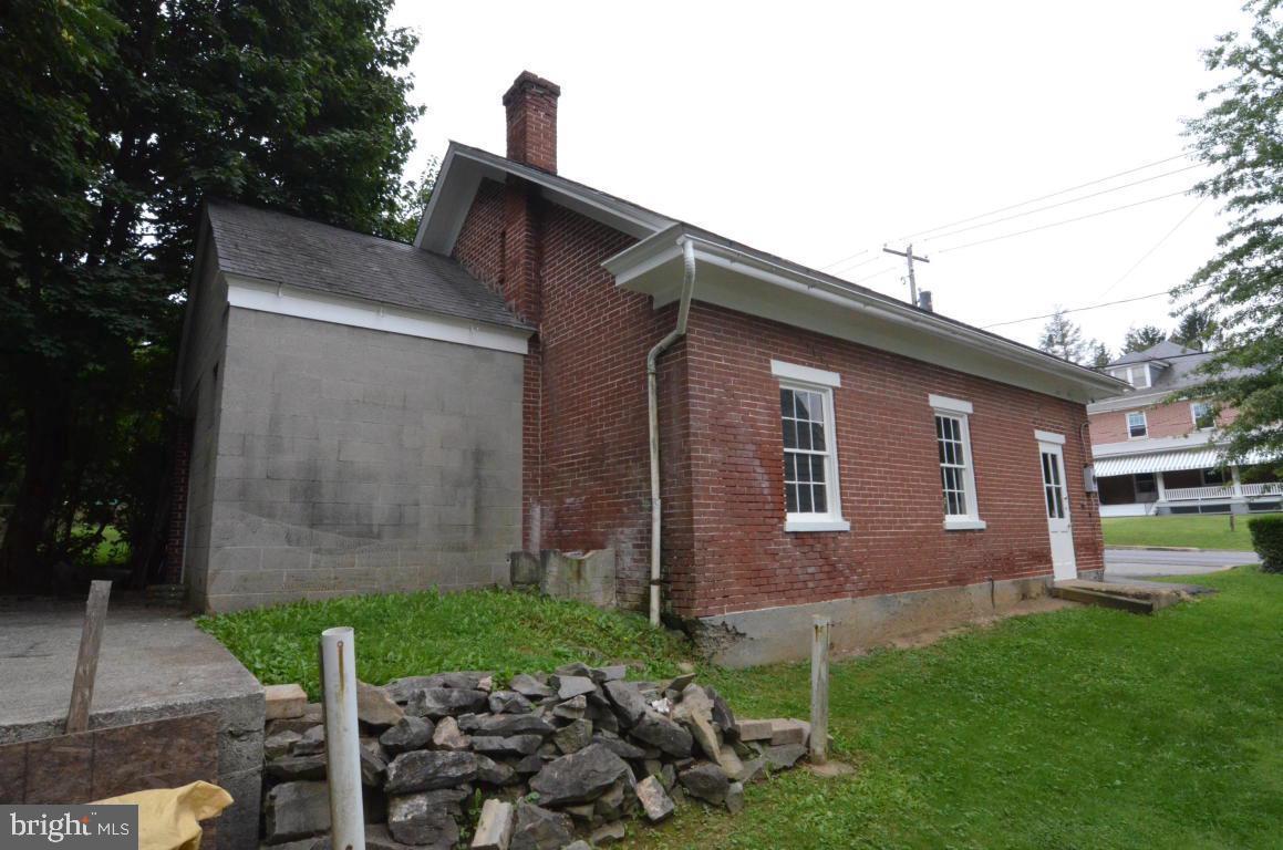 1709 Lampeter Road Lancaster, PA 17602 - Photo 3 of 4 Gallery Image 3