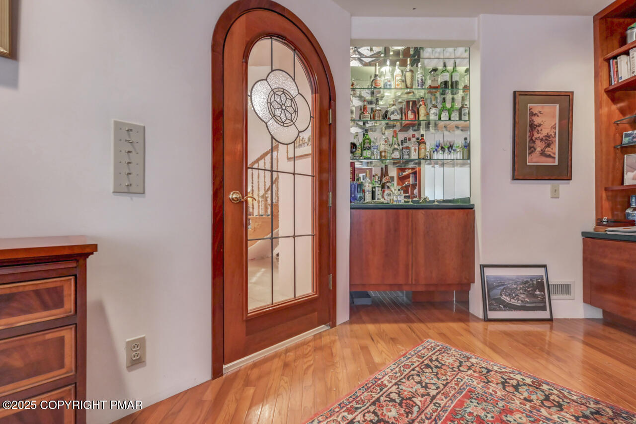 6696 Cherry Valley Road Stroudsburg, PA 18360 - Photo 39 of 97 Private Office w Wet Bar